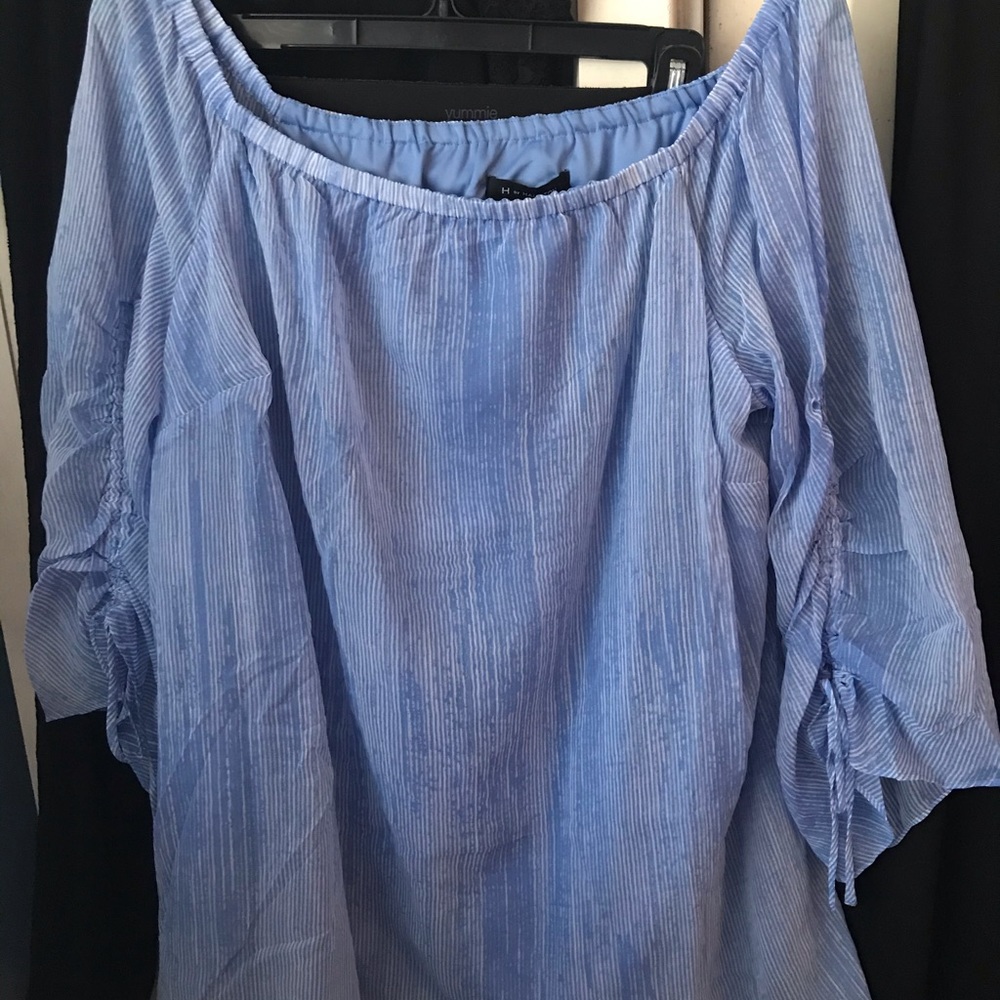 Cute off the shoulder, Halston, flowy blouse.